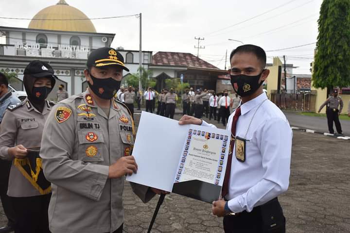 Tujuh Personil Polres Muba Mendapat Piagam Penghargaan Ungkap Kasus Korupsi