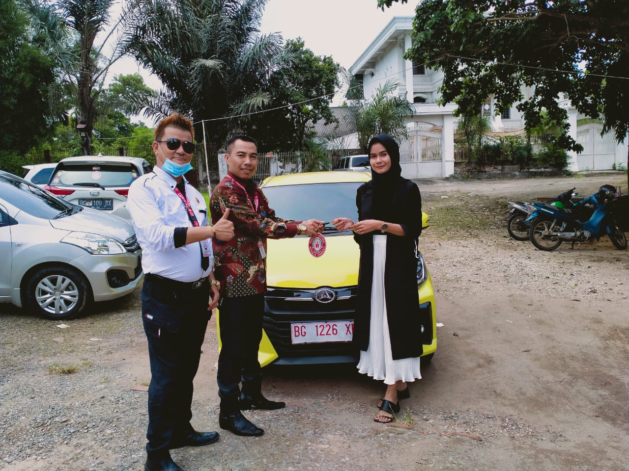 Ketua DPD FERARI Sumsel Berikan Reward Satu Unit Mobil Daihatsu Kepada Kepala Admin