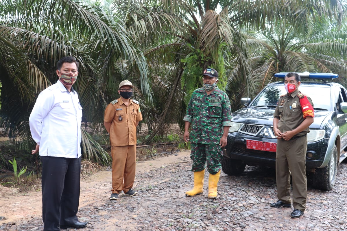 Tak Patuhi Protokes, Plt Camat Suker Datangi Plasma PT GPI Sungai Jeneh Estate Secara Mendadak